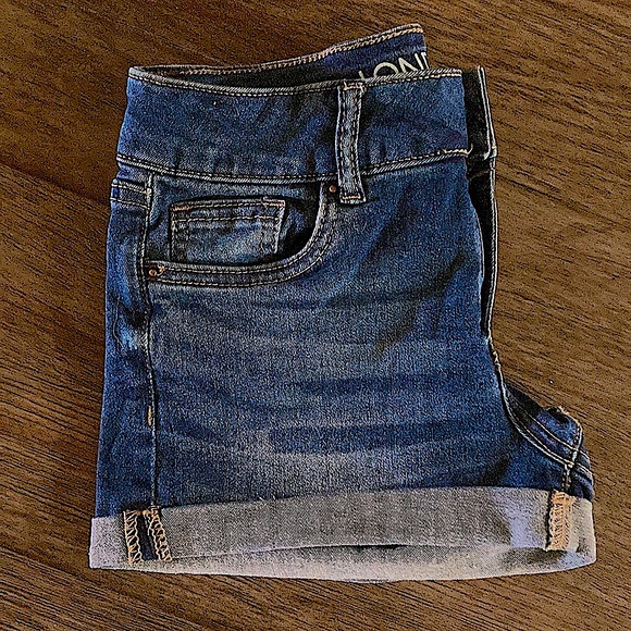 •LONDON 90’s VINTAGE, Low Rise Jean Shorts - Picture 4 of 12
